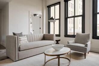 Building Photo - 505 E Travis St Building Photo - 505 E Travis St