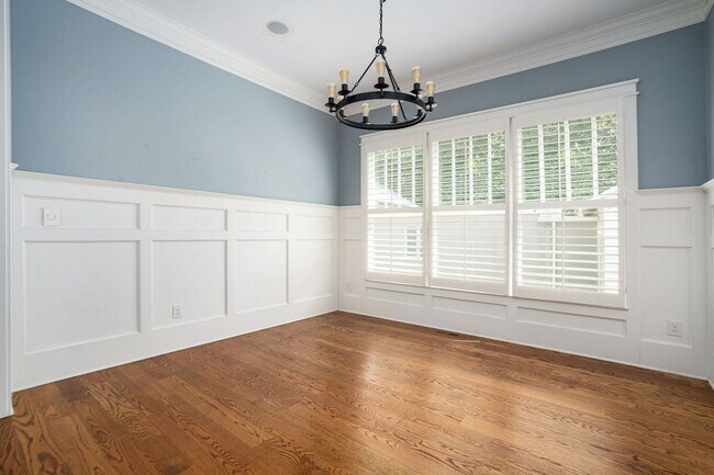Building Photo - 5 bdrm, 5 bath in City of Decatur Schools
