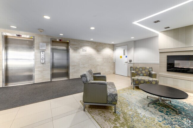 Lobby - 4222 Bathurst Street