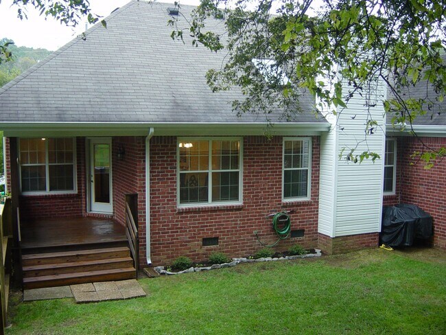 Foto del edificio - 620 Williamsport Court