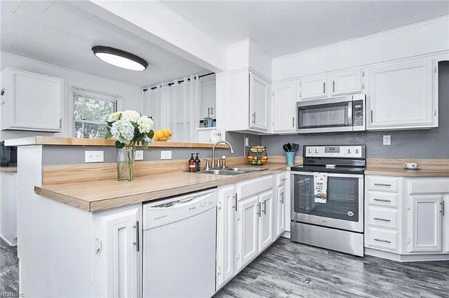 Foto del edificio - 3465 E Bonner Dr