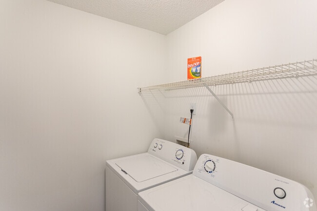 Interior Photo - Ashton Brook