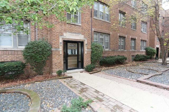 Primary Photo - 626.5 W Barry Ave