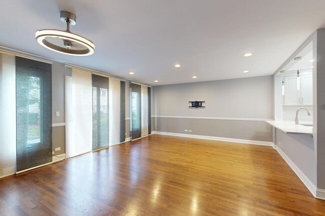 Building Photo - 333 Redwing Dr