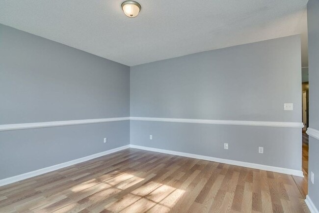 Building Photo - A Classic Act