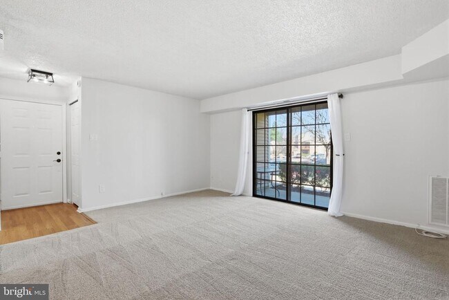 Foto del edificio - 2014 Barry Ct