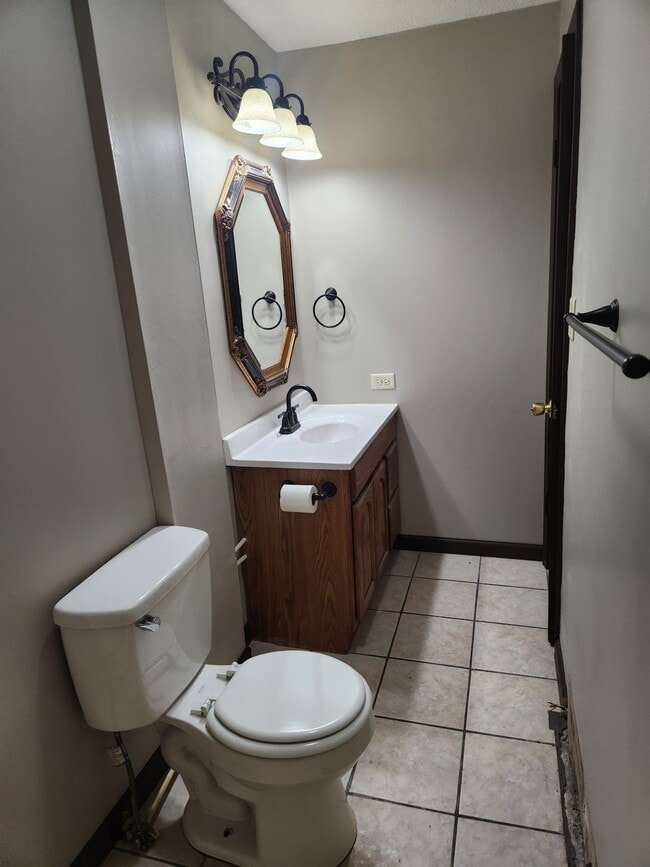 Building Photo - 920 W Cape Rock Dr