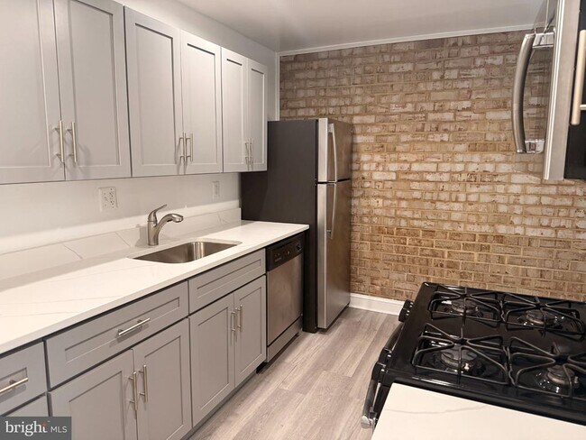 Building Photo - 3330 Huntley Sq Dr