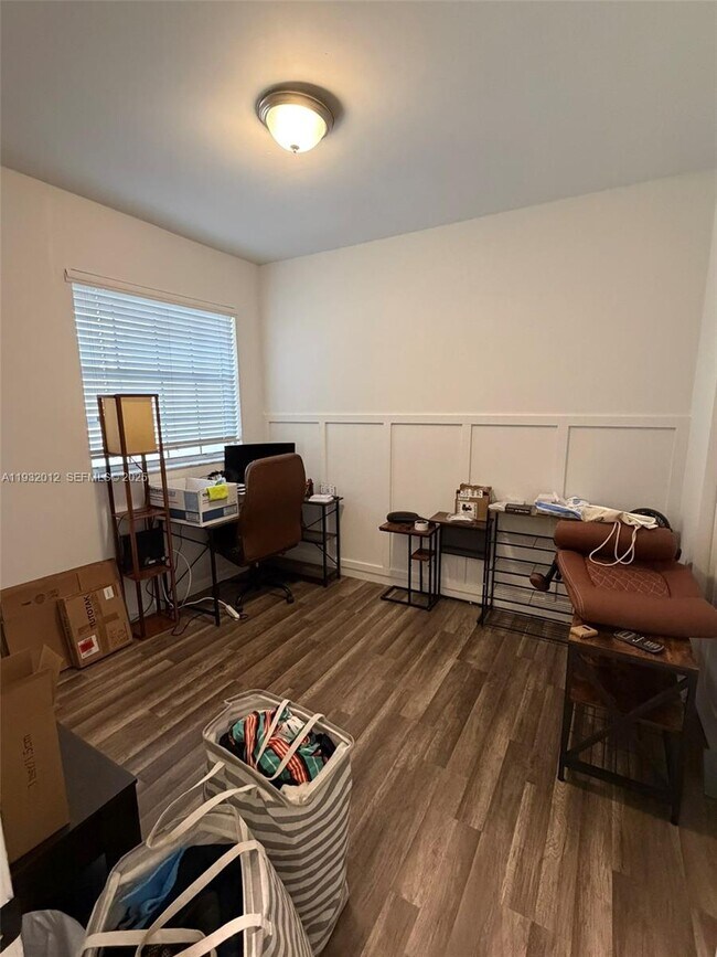 Foto del edificio - 2301 NW 96th Terrace