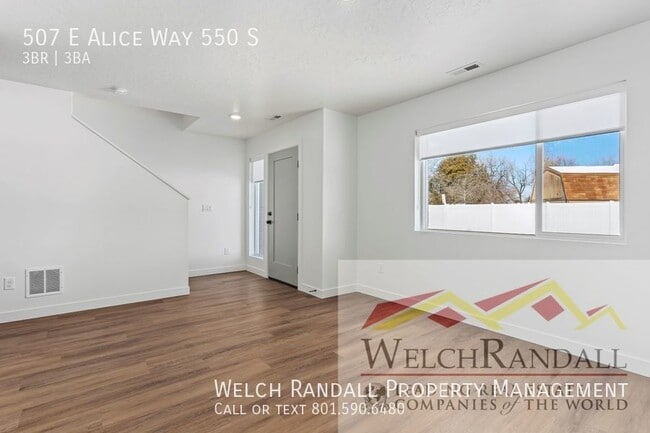 Building Photo - 3 Bedroom 2.5 Bath - Layton Townhome!