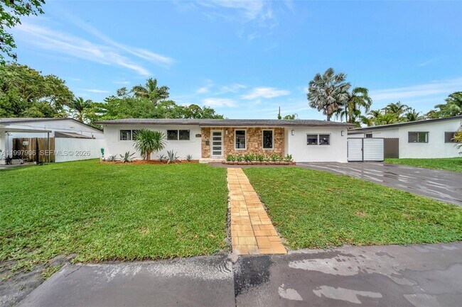 Building Photo - Northeast 7th Avenue, Miami, FL 33161 - 3 BR 2 BA single-family home