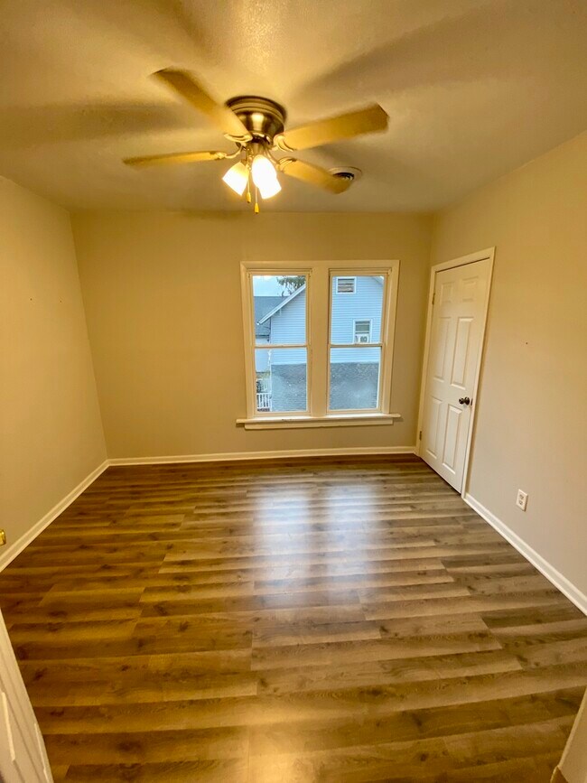 Building Photo - 2019 16th Ave