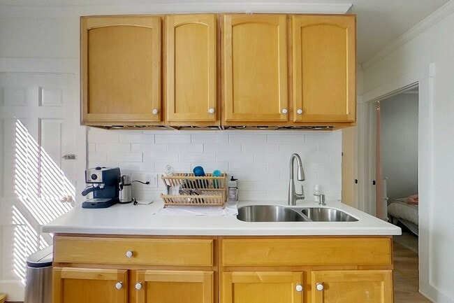 Foto del edificio - 28 Hall Ave