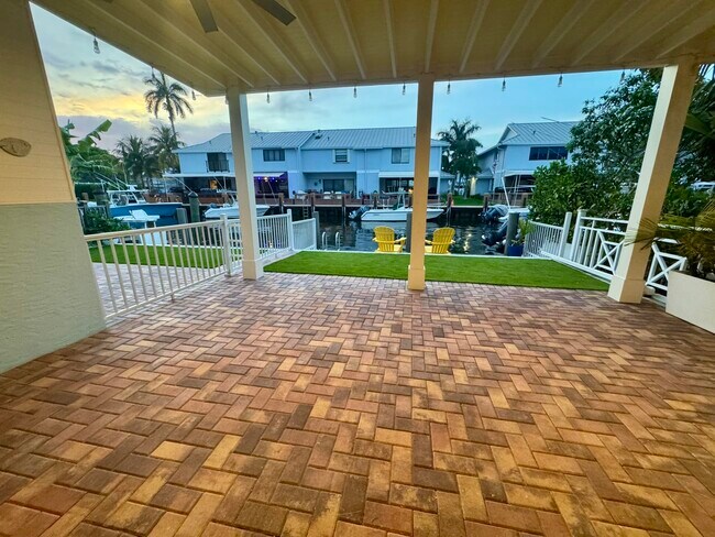 Foto del edificio - 718 Rider Rd
