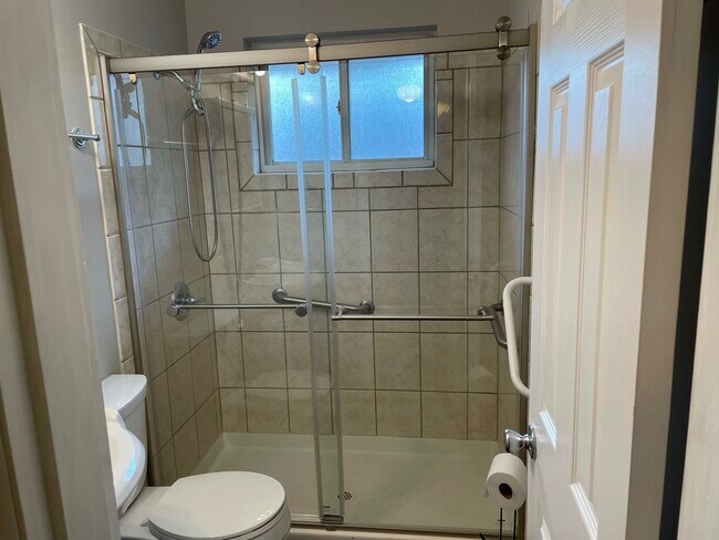 Foto del edificio - 8653 Brent Dr
