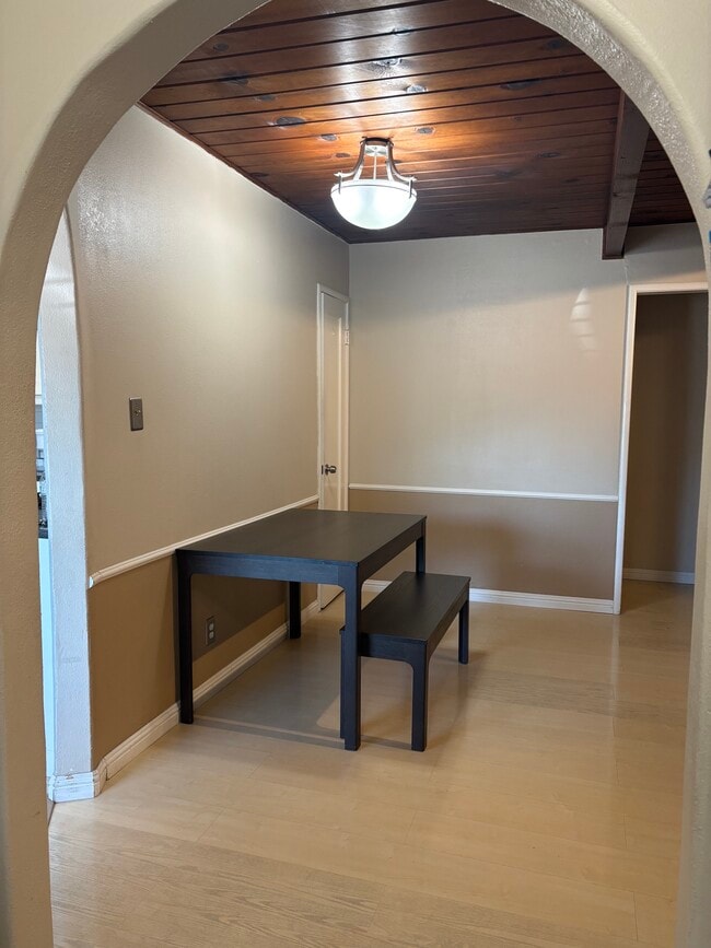 Building Photo - 14595 Jerilyn Dr