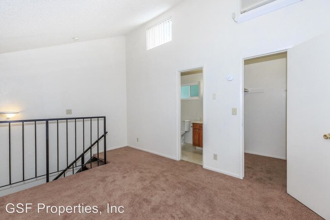 Building Photo - 4294 N Hughes Ave