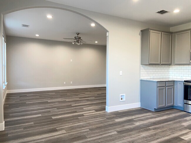 Foto del edificio - 1316 Alder Tree Ln