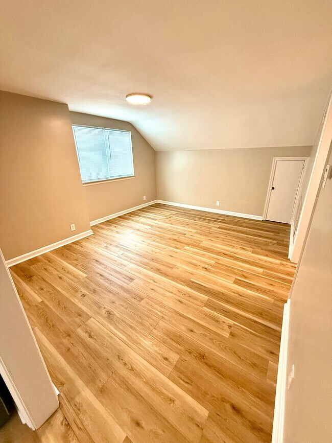 Foto del edificio - 2104 Lincoln Ave