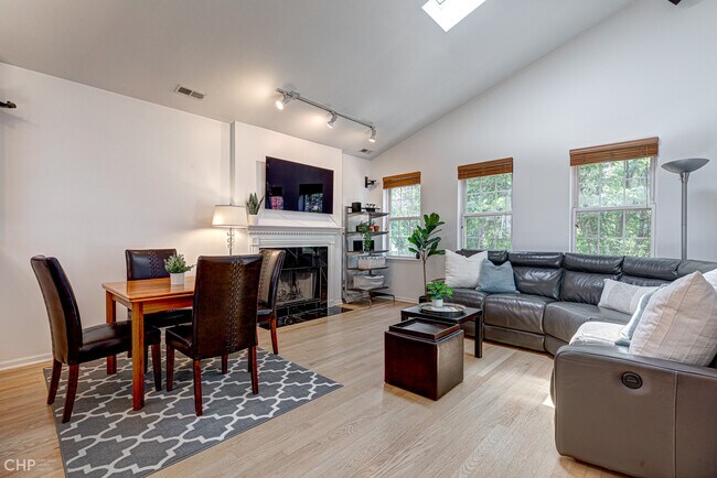 Foto del edificio - 1227 N Noble St