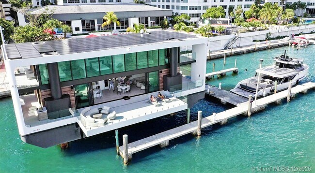 Building Photo - 890 Brickell Key Dr