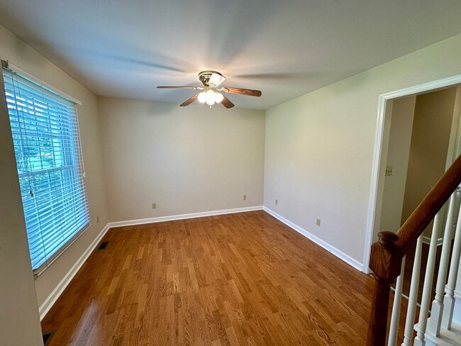 Building Photo - Modern & Traditional with Convenience