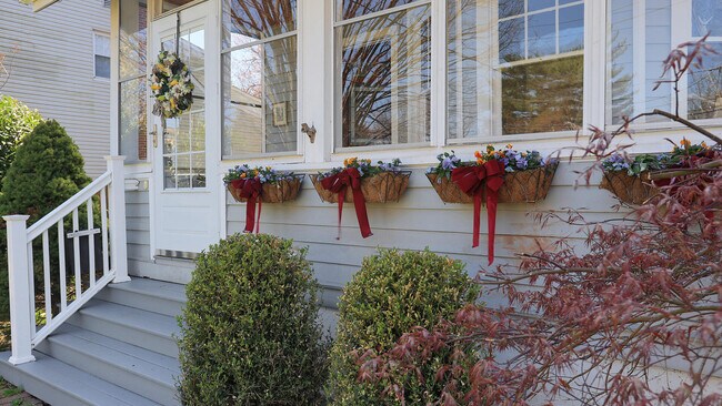 Entrance - 203 Edgar Ave