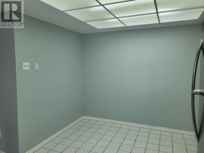 Photo du bâtiment - 330 Mill St S