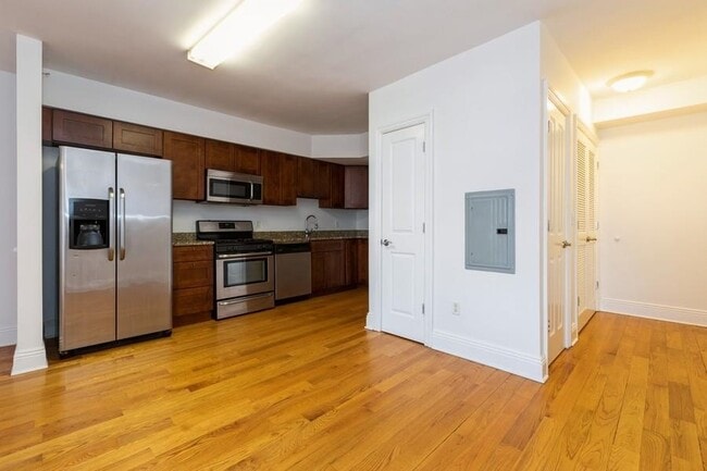 Foto del edificio - 809-815 22nd St Unit# 606