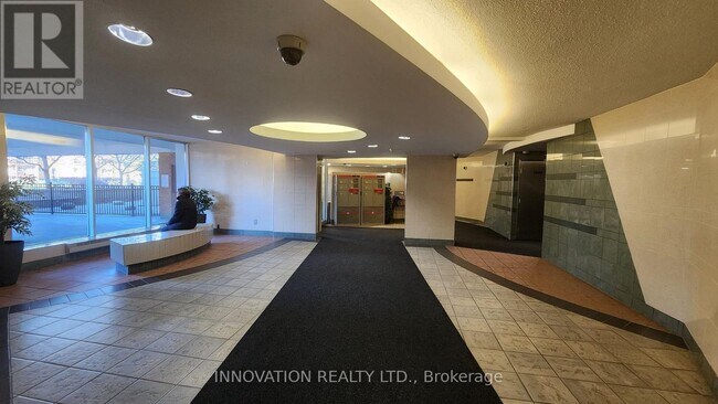 Building Photo - 2020 Jasmine Crescent