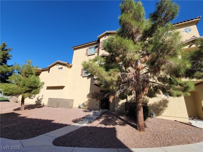 Building Photo - 5965 Palmilla St