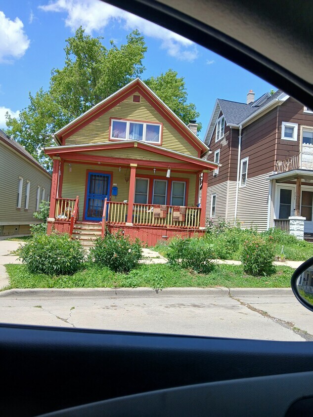 Foto principal - 220 E Smith St