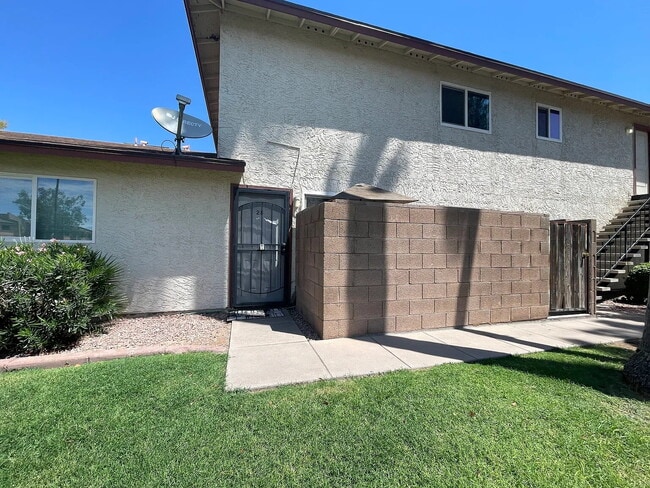 Prime Mesa Location with Community Pool & Strong Rental Appeal - Prime Mesa Location with Community Pool & Strong Rental Appeal Apartment