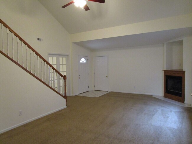 Foto del edificio - 1619-1621-1621 Juniper Dr