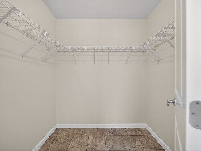 Building Photo - FOR RENT 3111 NYLOR RD SE APT 104