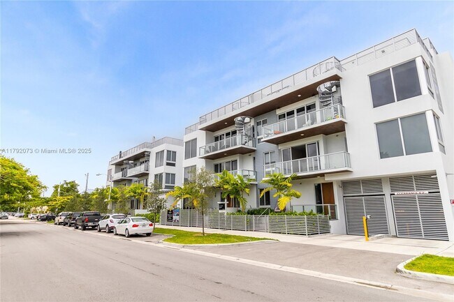 Foto del edificio - 545 SW 11th St
