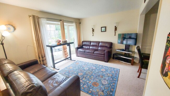 Building Photo - Cozy 3BR/2.5BTH Townhome in Layhill area o...