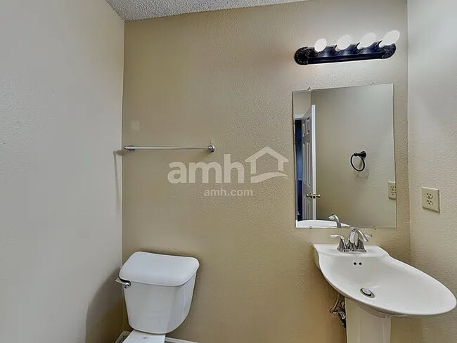 Building Photo - 1722 Brassica Way