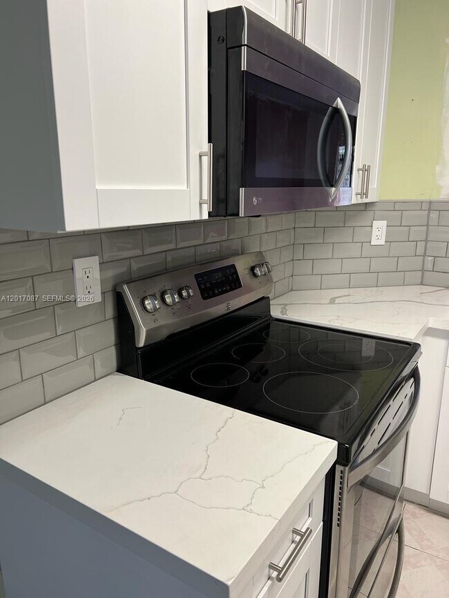 Foto del edificio - 12442 NW 7th Ln