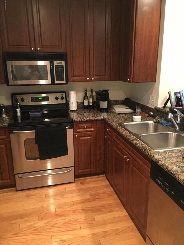 Foto principal - 9745 Touchton Rd