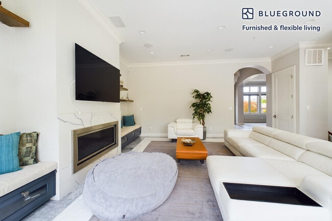 Building Photo - 20200 Glen Brae Dr