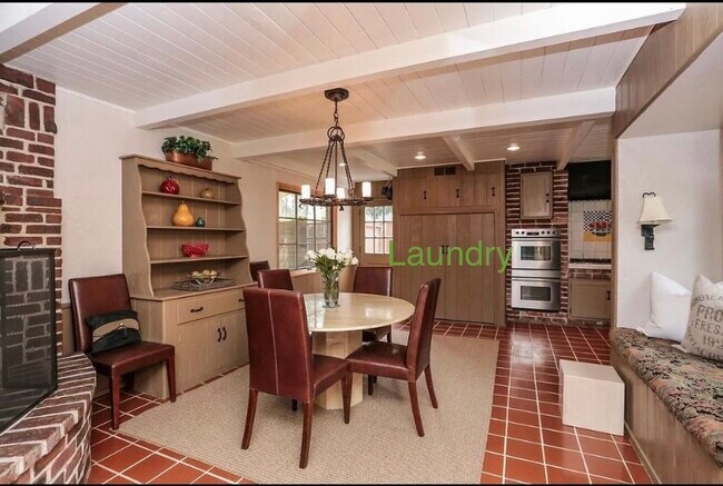 Comedor - 752 S El Monte Ave