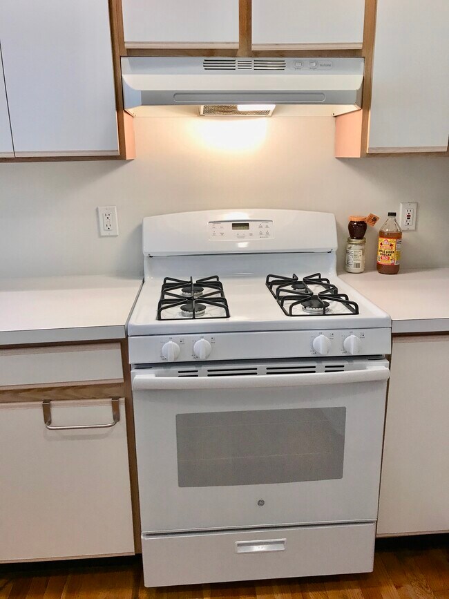 Building Photo - 101 Halstead Ave