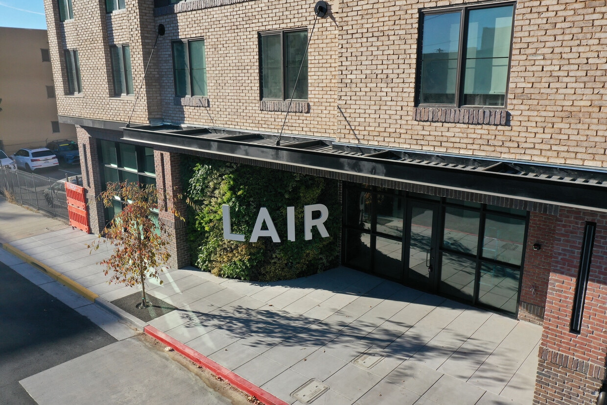 Primary Photo - The Lair