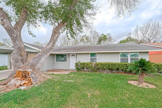 Foto del edificio - 4418 Knotty Oaks Trail