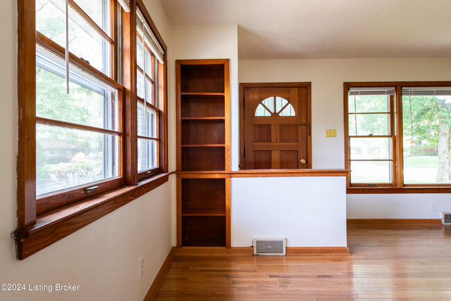 Building Photo - 2816 Milburn Ave
