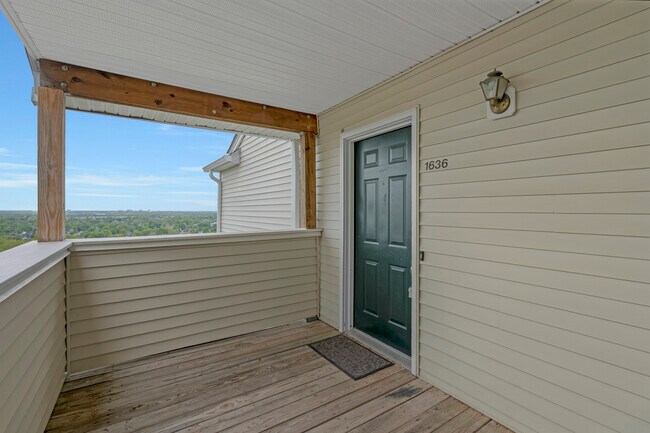 Building Photo - 1636 King Ct
