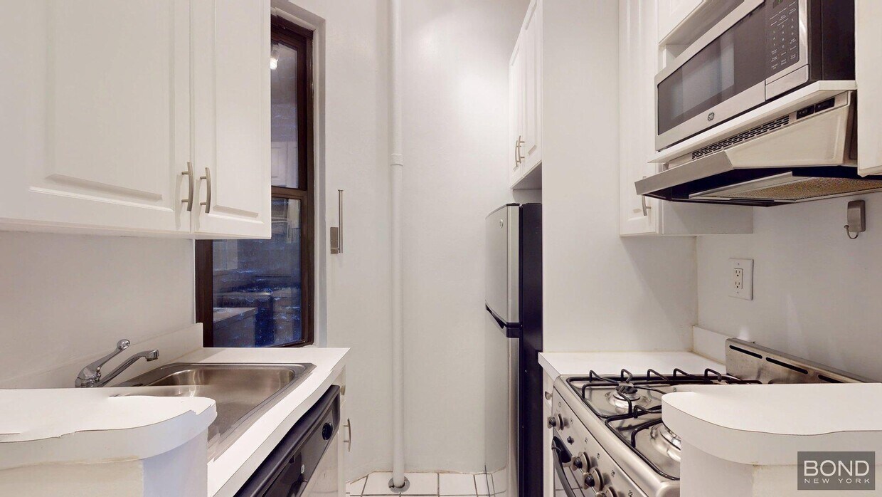 Foto del edificio - 240 E 83rd St