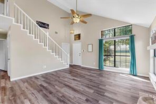 Building Photo - Beautifully Updated Home on Spacious Corne...