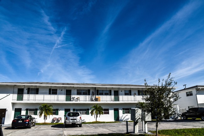 Building Photo - Louisiana Apartments